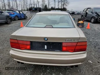 1995 BMW 8 Series z VIN WBAEF6328SCC89764, wystawiony jako Copart lot #82695124 z przebiegiem 94 177 mil mil oraz Czysty tytuł • Clean title. Historia ofert i sprzedaży dostępna na DreamBid. Obrazek 6.