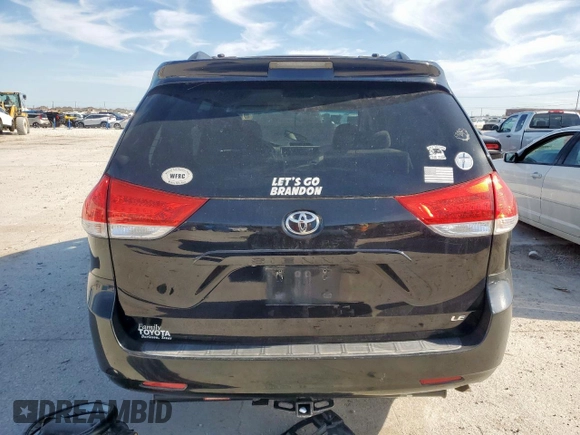 2012 Toyota Sienna LE AAS с VIN 5TDKK3DC7CS183942, выставлен на аукционе Copart как лот 57597305 с пробегом 245 971 миль миль и Списание • Salvage title. История ставок и продаж доступна на DreamBid. Изображение 6.