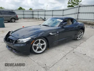 2014 BMW Z4 sDrive28i with VIN WBALL5C51EJ105573, listed as a Copart auction lot 61538425 with Not provided miles and Salvage title. Bid and sale history available at DreamBid. Image 1.