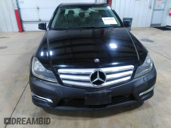 2013 Mercedes-Benz C-Class C 300 Sport with VIN WDDGF8AB7DR262326, listed as a IAAI auction lot 42139594 with 111,646 mi miles. Bid and sale history available at carsss.com. Image 6.