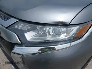 2020 Mitsubishi Outlander SE z VIN JA4AD3A37LZ044719, wystawiony jako IAAI lot #39303659 z przebiegiem 86 662 mil mil oraz . Historia ofert i sprzedaży dostępna na DreamBid. Obrazek 16.