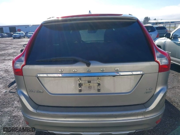 2015 Volvo XC60 T6 Platinum with VIN YV4902RM4F2733932, listed as a IAAI auction lot 41321986 with 103,845 mi miles. Bid and sale history available at carsss.com. Image 17.