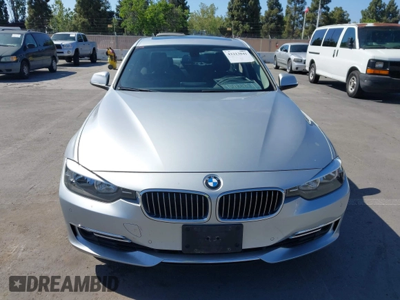 2014 BMW 3 Series 328i z VIN WBA3C1C52EK108811, wystawiony jako IAAI lot #42213041 z przebiegiem 65 634 mil mil oraz . Historia ofert i sprzedaży dostępna na DreamBid. Obrazek 12.