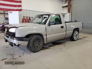 2005 Chevrolet Silverado 1500 LS with VIN 1GCEC14T75Z254816, listed as a Copart auction lot 45102935 with 124,541 mi miles and Salvage title. Bid and sale history available at DreamBid. Image 1.