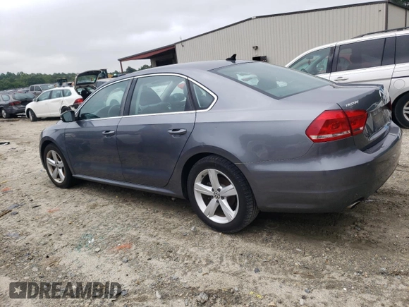 2013 Volkswagen Passat SE z VIN 1VWBP7A39DC123321, wystawiony jako Copart lot #58780315 z przebiegiem 110 132 mil mil oraz Czysty tytuł • Clean title. Historia ofert i sprzedaży dostępna na DreamBid. Obrazek 2.