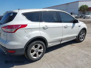 2015 Ford Escape SE with VIN 1FMCU0GX7FUA22322, listed as a IAAI auction lot 41942310 with 157,107 mi miles. Bid and sale history available at carsss.com. Image 6.