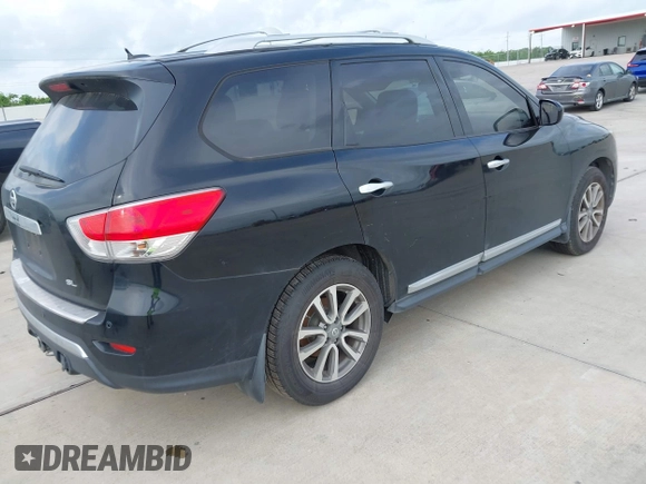 2014 Nissan Pathfinder SV with VIN 5N1AR2MN0EC620439, listed as a IAAI auction lot 42052681 with 187,734 mi miles. Bid and sale history available at carsss.com. Image 4.