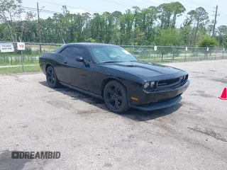 2013 Dodge Challenger SXT z VIN 2C3CDYAG6DH641526, wystawiony jako IAAI lot #42262909 z przebiegiem 113 468 mil mil oraz . Historia ofert i sprzedaży dostępna na DreamBid. Obrazek 1.