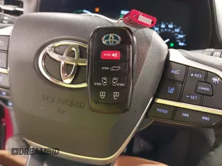 2022 Toyota Sienna XLE with VIN 5TDJRKEC2NS123067, listed as a IAAI auction lot 39982057 with 70,236 mi miles and . Bid and sale history available at DreamBid. Image 11.