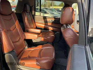 2017 Cadillac Escalade ESV Premium Luxury z VIN 1GYS4JKJ7HR346802, wystawiony jako Copart lot #50456265 z przebiegiem 153 186 mil mil oraz Szkoda całkowita • Salvage title. Historia ofert i sprzedaży dostępna na DreamBid. Obrazek 6.