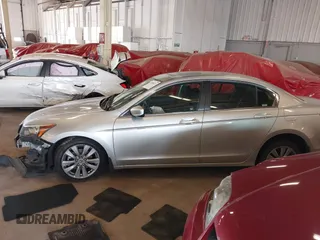 2012 Honda Accord EX z VIN 1HGCP2F70CA016014, wystawiony jako IAAI lot #41998121 z przebiegiem 78 075 mil mil oraz . Historia ofert i sprzedaży dostępna na DreamBid. Obrazek 14.