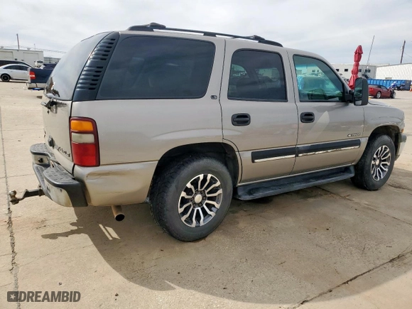 2001 Chevrolet Tahoe LT with VIN 1GNEC13TX1R118666, listed as a Copart auction lot 48984405 with 252,830 mi miles and Salvage Title. Bid and sale history available at carsss.com. Image 3.