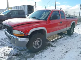 2000 Dodge Dakota SLT with VIN 1B7GG22X5YS655335, listed as a IAAI auction lot 41275339 with 132,121 mi miles and . Bid and sale history available at carsss.com. Image 17.