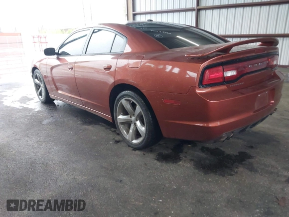 2013 Dodge Charger RT with VIN 2C3CDXCT5DH605945, listed as a IAAI auction lot 41958140 with 84,049 mi miles. Bid and sale history available at carsss.com. Image 3.