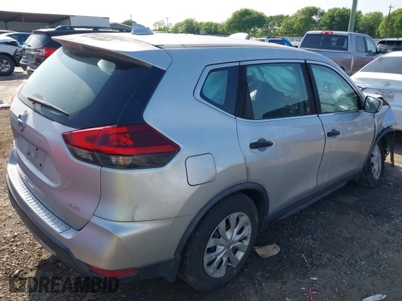 2018 Nissan Rogue SV with VIN KNMAT2MVXJP517232, listed as a IAAI auction lot 41924893 with 205,932 mi miles. Bid and sale history available at carsss.com. Image 4.