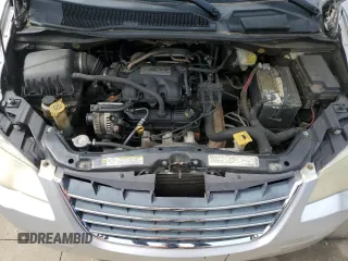 2010 Chrysler Town & Country Touring z VIN 2A4RR5D10AR273535, wystawiony jako Copart lot #54356665 z przebiegiem 238 132 mil mil oraz Szkoda całkowita • Salvage title. Historia ofert i sprzedaży dostępna na DreamBid. Obrazek 12.
