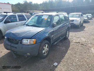 2001 Ford Escape XLT with VIN 1FMYU03181KC56156, listed as a IAAI auction lot 41231100 with 262,875 mi miles. Bid and sale history available at carsss.com. Image 2.