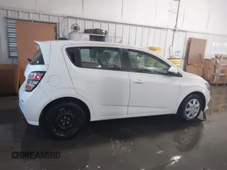 2020 Chevrolet Sonic LT z VIN 1G1JG6SB3L4110788, wystawiony jako IAAI lot #41313209 z przebiegiem 69 122 mil mil oraz . Historia ofert i sprzedaży dostępna na DreamBid. Obrazek 13.