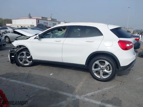 2019 Mercedes-Benz GLA with VIN WDCTG4EB0KJ552289, listed as a IAAI auction lot 41229473 with 89,897 mi miles. Bid and sale history available at carsss.com. Image 14.