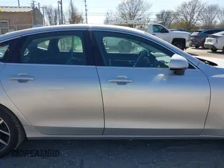 2017 Volvo S90 Momentum с VIN YV1102AK1H1010312, выставлен на аукционе IAAI как лот 41758726 с пробегом 93 375 миль миль и . История ставок и продаж доступна на DreamBid. Изображение 14.