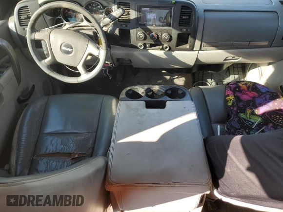 2013 GMC Sierra 1500 with VIN 3GTP1VE70DG331600, listed as a Copart auction lot 43740615 with 153,839 mi miles and Salvage Title. Bid and sale history available at DreamBid. Image 8.