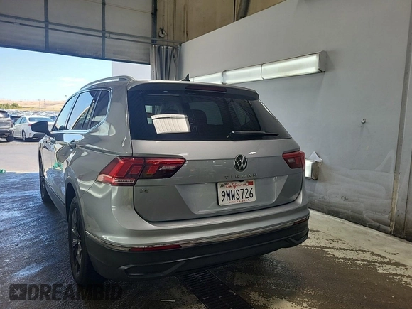 2024 Volkswagen Tiguan SE with VIN 3VV3B7AX5RM107374, listed as a IAAI auction lot 42845196 with 24,195 mi miles and . Bid and sale history available at DreamBid. Image 24.