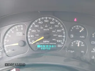 2000 GMC Sierra 2500 SLE z VIN 1GTGK29U4YE332581, wystawiony jako IAAI lot #42250680 z przebiegiem 232 700 mil mil oraz . Historia ofert i sprzedaży dostępna na DreamBid. Obrazek 7.