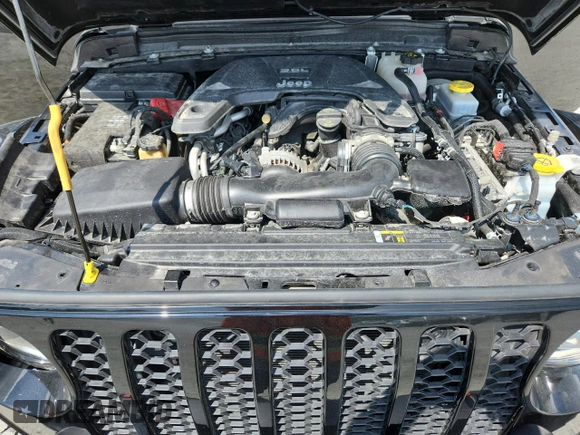 2018 Jeep Wrangler Unlimited Rubicon z VIN 1C4HJXFG8JW232955, wystawiony jako Copart lot #66491345 z przebiegiem 22 717 mil mil oraz Szkoda całkowita • Salvage title. Historia ofert i sprzedaży dostępna na DreamBid. Obrazek 12.