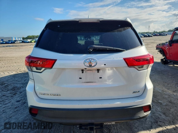 2017 Toyota Highlander XLE with VIN 5TDKZRFHXHS520571, listed as a Copart auction lot 64376585 with 116,027 mi miles and Salvage title. Bid and sale history available at DreamBid. Image 6.