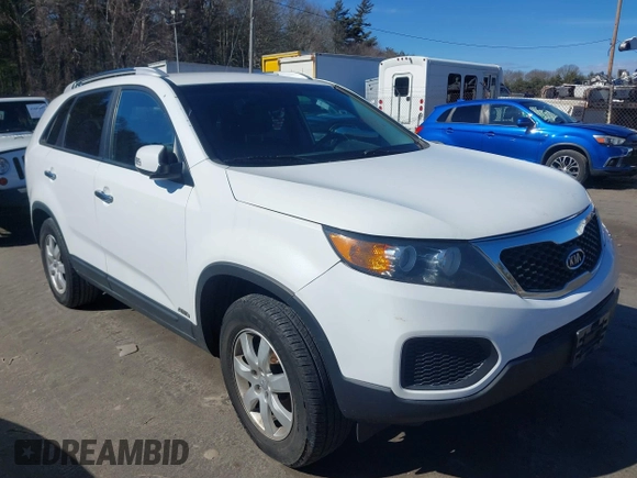 2013 Kia Sorento LX with VIN 5XYKTDA23DG387439, listed as a IAAI auction lot 41675984 with 147,703 mi miles. Bid and sale history available at carsss.com. Image 1.