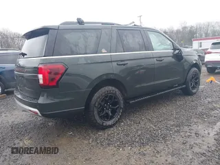 2022 Ford Expedition Timberline z VIN 1FMJU1RT5NEA40706, wystawiony jako IAAI lot #41850491 z przebiegiem 49 905 mil mil oraz . Historia ofert i sprzedaży dostępna na DreamBid. Obrazek 4.