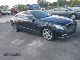 2012 Mercedes-Benz E 350 with VIN WDDKJ5KB7CF142712, listed as a IAAI auction lot 42523704 with 133,309 mi miles and . Bid and sale history available at DreamBid. Image 1.