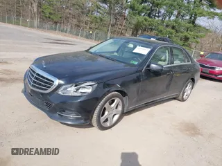 2014 Mercedes-Benz E E 350 Luxury with VIN WDDHF8JB2EA894977, listed as a IAAI auction lot 42065062 with 197,393 mi miles. Bid and sale history available at carsss.com. Image 18.
