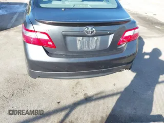 2008 Toyota Camry LE z VIN 4T1BE46K08U196337, wystawiony jako IAAI lot #41577012 z przebiegiem 172 634 mil mil oraz . Historia ofert i sprzedaży dostępna na DreamBid. Obrazek 6.