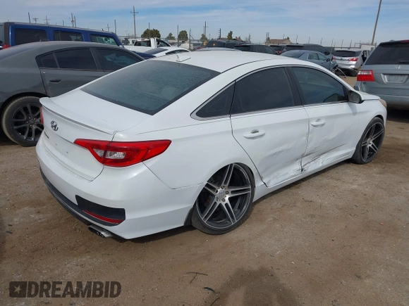 2015 Hyundai Sonata SE z VIN 5NPE24AFXFH235205, wystawiony jako IAAI lot #41596454 z przebiegiem 66 461 mil mil oraz . Historia ofert i sprzedaży dostępna na DreamBid. Obrazek 4.