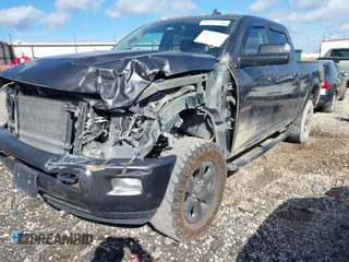2018 Ram 2500 Big Horn with VIN 3C6UR5DLXJG341371, listed as a IAAI auction lot 41371836 with 197,924 mi miles. Bid and sale history available at carsss.com. Image 2.