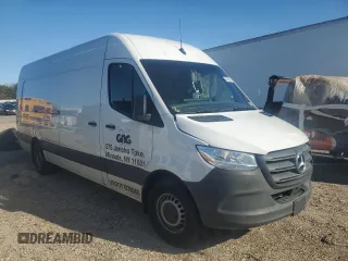 2022 Mercedes-Benz Sprinter with VIN W1Y4EDHY9NT107571, listed as a Copart auction lot 49267305 with 40,059 mi miles and Salvage Title. Bid and sale history available at DreamBid. Image 4.