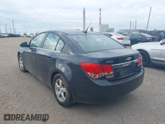 2014 Chevrolet Cruze 1LT with VIN 1G1PC5SB0E7137724, listed as a IAAI auction lot 42175995 with 276,145 mi miles and . Bid and sale history available at DreamBid. Image 3.