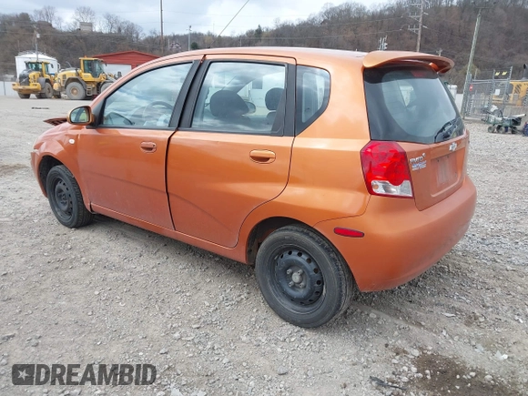 2007 Chevrolet Aveo LS z VIN KL1TD66687B758769, wystawiony jako IAAI lot #41895645 z przebiegiem 198 811 mil mil oraz . Historia ofert i sprzedaży dostępna na DreamBid. Obrazek 3.