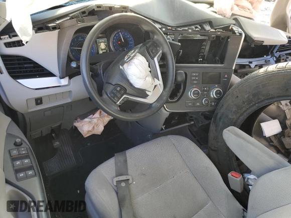 2018 Toyota Sienna L with VIN 5TDZZ3DC1JS956802, listed as a Copart auction lot 42245995 with 53,383 mi miles and Salvage Title. Bid and sale history available at DreamBid. Image 8.