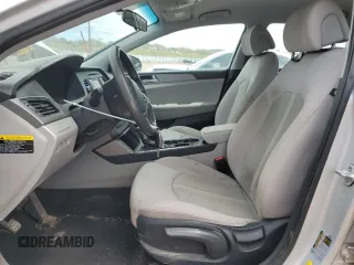 2017 Hyundai Sonata 2.4L z VIN 5NPE24AFXHH460582, wystawiony jako Copart lot #53446025 z przebiegiem 119 371 mil mil oraz Szkoda całkowita • Salvage title. Historia ofert i sprzedaży dostępna na DreamBid. Obrazek 7.