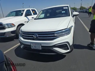 2024 Volkswagen Tiguan SE с VIN 3VV3B7AX4RM085495, выставлен на аукционе IAAI как лот 42796456 с пробегом 34 680 миль миль и . История ставок и продаж доступна на DreamBid. Изображение 53.