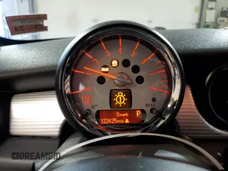 2012 MINI Coupe S z VIN WMWSX3C50CT154835, wystawiony jako Copart lot #76659984 z przebiegiem 122 425 mil mil oraz Szkody całkowita. Historia ofert i sprzedaży dostępna na DreamBid. Obrazek 9.