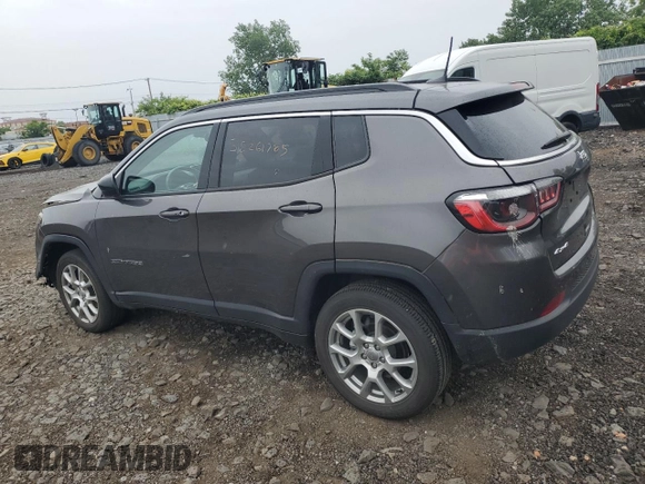 2022 Jeep Compass Latitude Lux with VIN 3C4NJDFB7NT203531, listed as a Copart auction lot 58261785 with 17,525 mi miles and Salvage title. Bid and sale history available at DreamBid. Image 2.