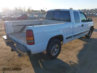 2000 Chevrolet Silverado 1500 LS with VIN 2GCEC19T9Y1305982, listed as a IAAI auction lot 41657268 with 213,446 mi miles. Bid and sale history available at carsss.com. Image 4.