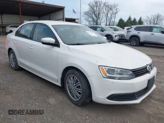 2014 Volkswagen Jetta SE z VIN 3VWD17AJ3EM238330, wystawiony jako IAAI lot #42050422 z przebiegiem 198 178 mil mil oraz . Historia ofert i sprzedaży dostępna na DreamBid. Obrazek 1.