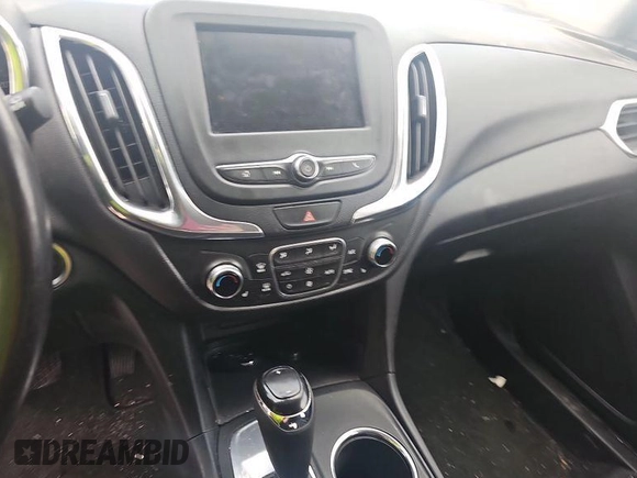2020 Chevrolet Equinox LT z VIN 2GNAXJEV5L6232400, wystawiony jako IAAI lot #42575814 z przebiegiem 110 520 mil mil oraz . Historia ofert i sprzedaży dostępna na DreamBid. Obrazek 16.