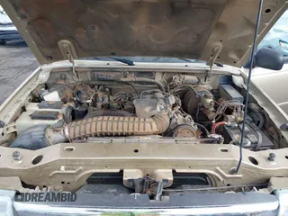 2000 Ford Ranger XLT with VIN 1FTZR15X6YTB04477, listed as a IAAI auction lot 41926170 with 222,217 mi miles and . Bid and sale history available at DreamBid. Image 10.