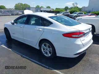 2018 Ford Fusion S z VIN 3FA6P0UU1JR204607, wystawiony jako IAAI lot #41985269 z przebiegiem 116 517 mil mil oraz . Historia ofert i sprzedaży dostępna na DreamBid. Obrazek 3.