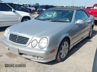 2003 Mercedes-Benz CLK 320 z VIN WDBLK65G13T137546, wystawiony jako IAAI lot #42342255 z przebiegiem Nie podano mil oraz . Historia ofert i sprzedaży dostępna na DreamBid. Obrazek 2.